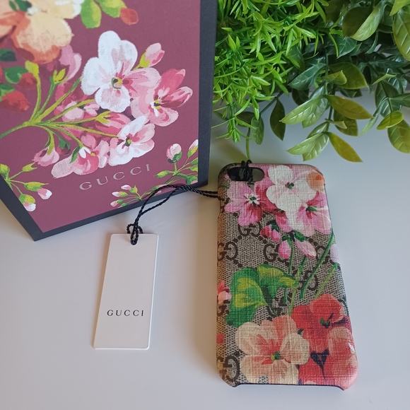 Gucci Blooms GG iPhone Case - Picture 9 of 11